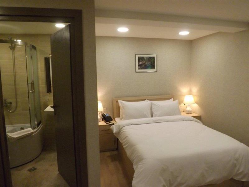 טביליסי Green Corner Hotel מראה חיצוני תמונה